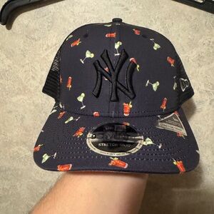Men's New York Yankees New Era Black Adventure Drinks Pattern 9SEVENTY Stretch-